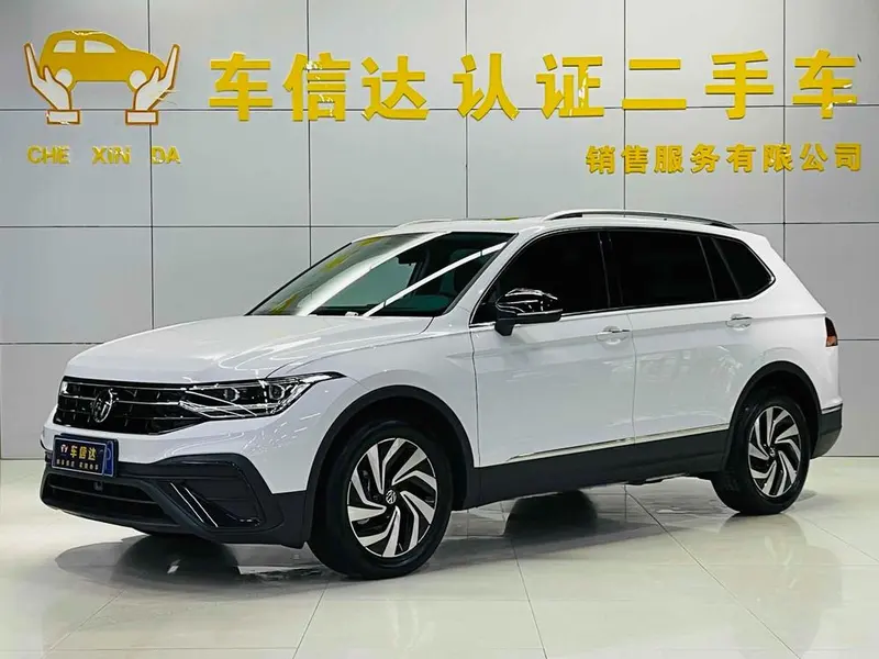 Volkswagen Tiguan L 300TSI 2WD Smart Edition, 2024 — фото 1
