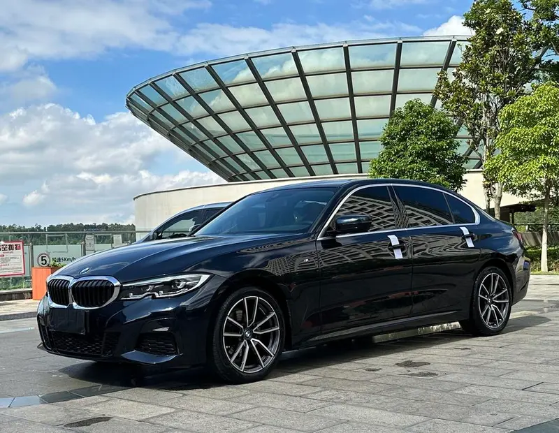 BMW 3-Series, 2022