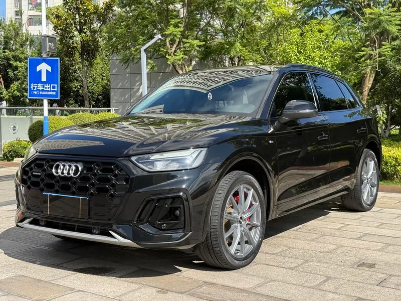 Audi Q5L, 2022