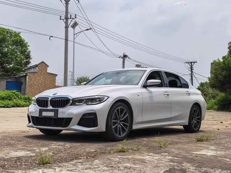 BMW 3-Series, 2022