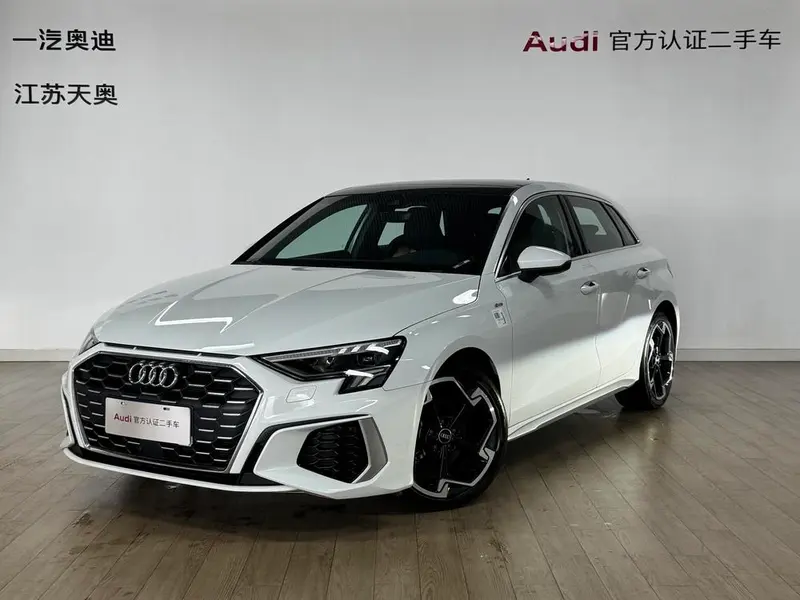 Audi A3 Sportback 35 TFSI Luxury Sport Version, 2024 — фото 1