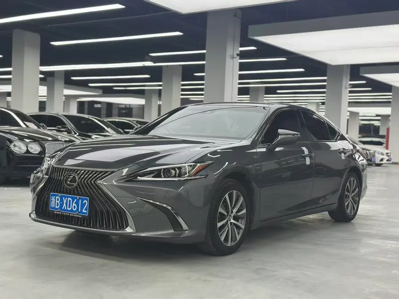 Lexus ES 200 Edition CN6, 2020 — фото 1