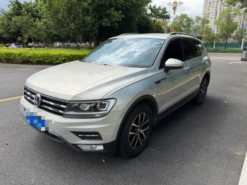 Volkswagen Tiguan L 330TSI Auto 2WD Luxury Edition, 2018 — фото 1