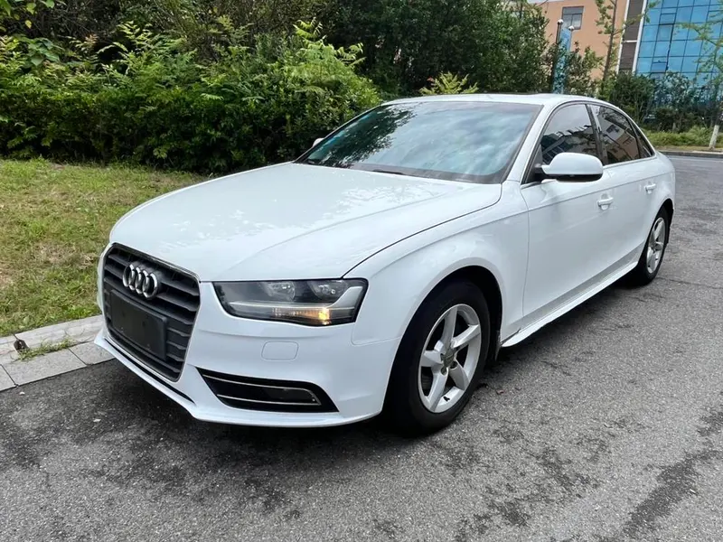 Audi A4L 30 TFSI Auto Comfort Version, 2015 — фото 1