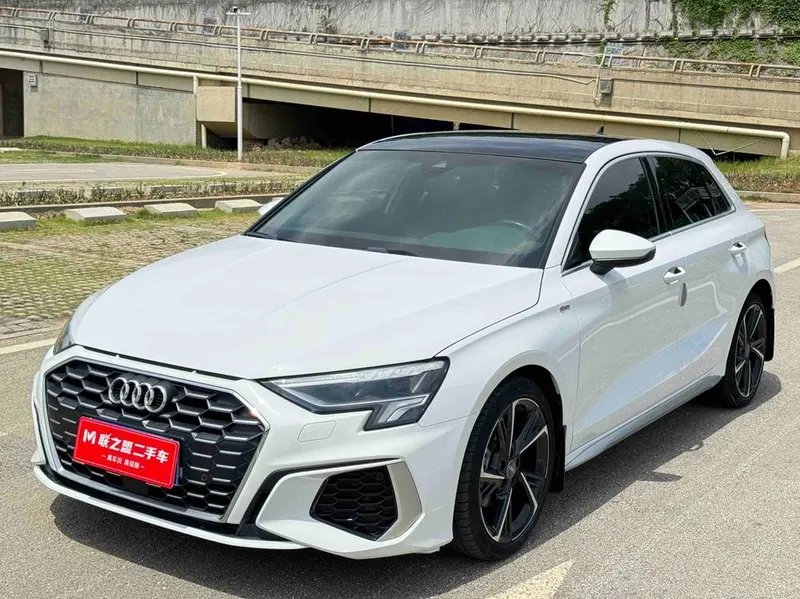 Audi A3 Sportback 35 TFSI Luxury Sport Version, 2022 — фото 1