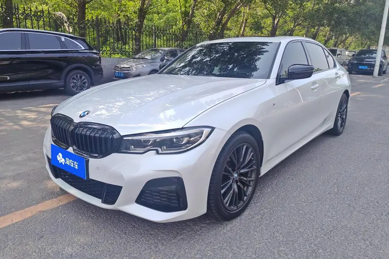 BMW 3-Series, 2022