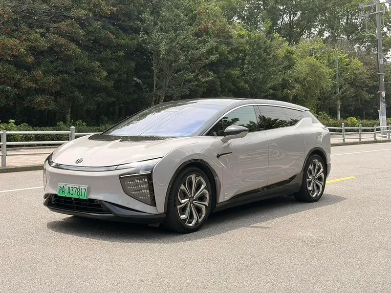 HiPhi X, 2021