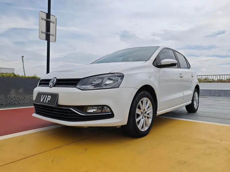 Volkswagen Polo 1.6L Auto Comfort Edition, 2014 — фото 1