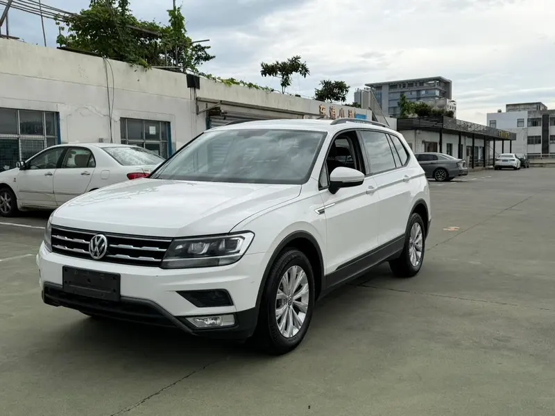 Volkswagen Tiguan L 330TSI Auto 2WD Style Edition, 2018 — фото 1