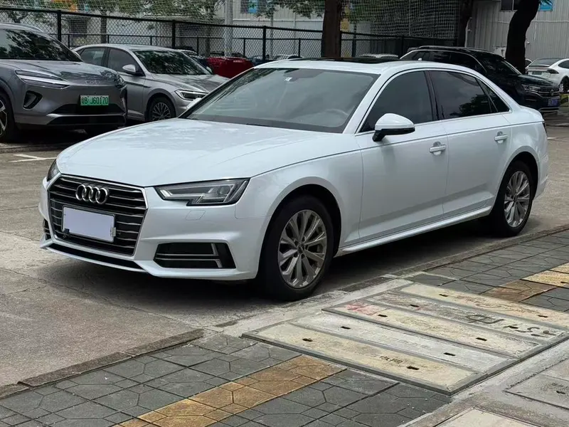 Audi A4L 40 TFSI Version CN6, 2019 — фото 1