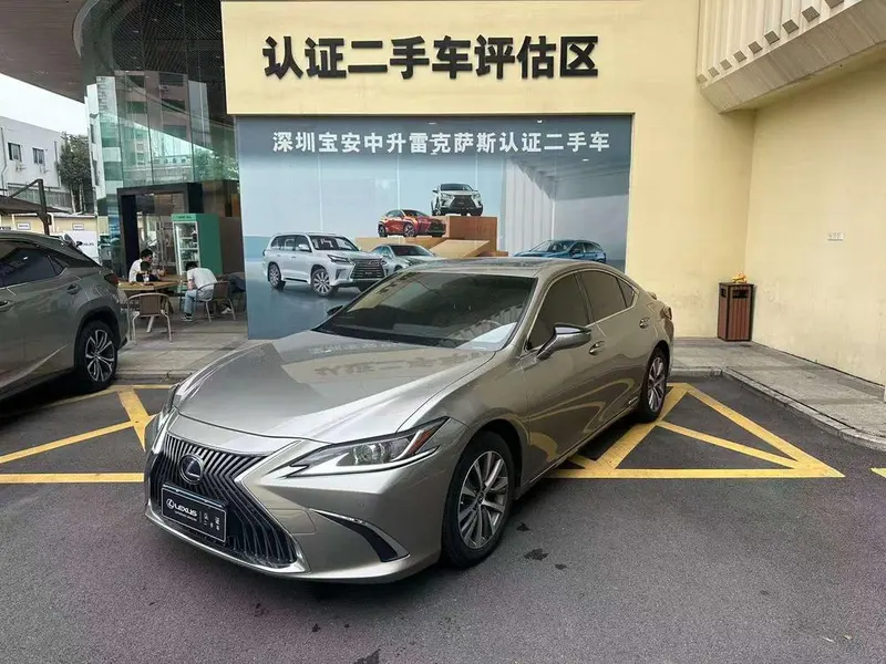 Lexus ES 300h Edition CN6, 2020 — фото 1