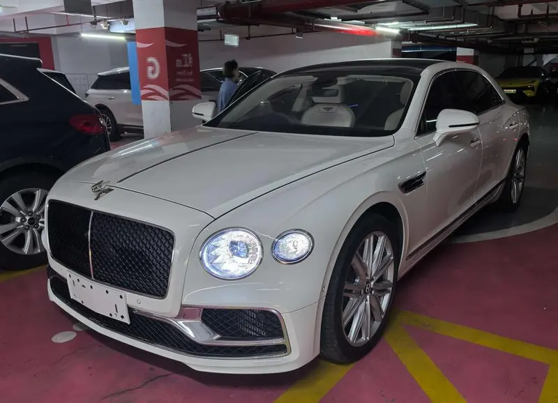 Bentley Flying Spur, 2024