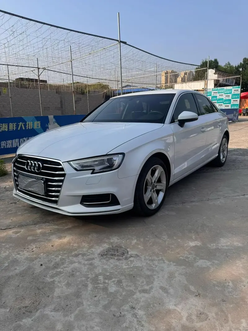 Audi A3 Limousine 35 TFSI Version CN6, 2020 — фото 1