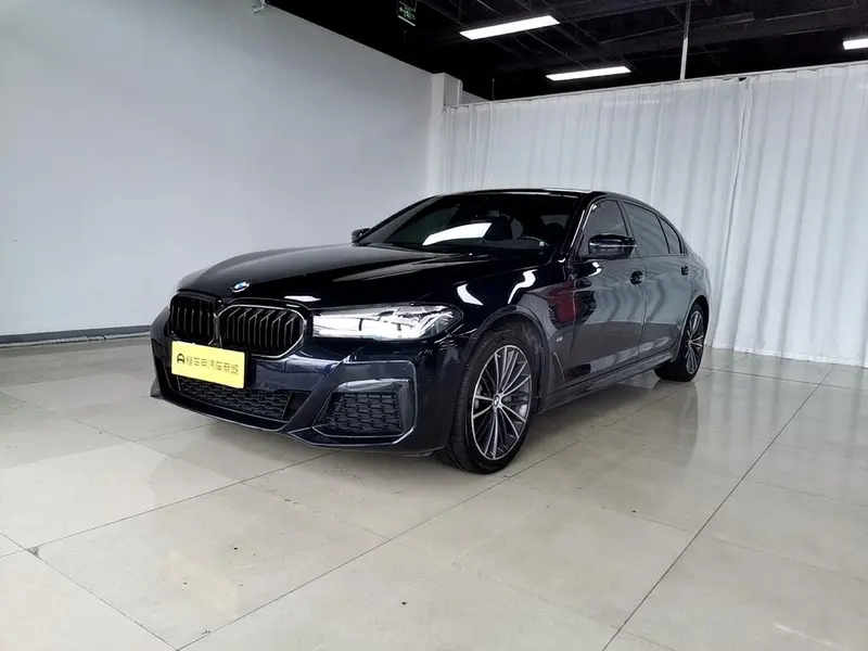 BMW 5-Series, 2022
