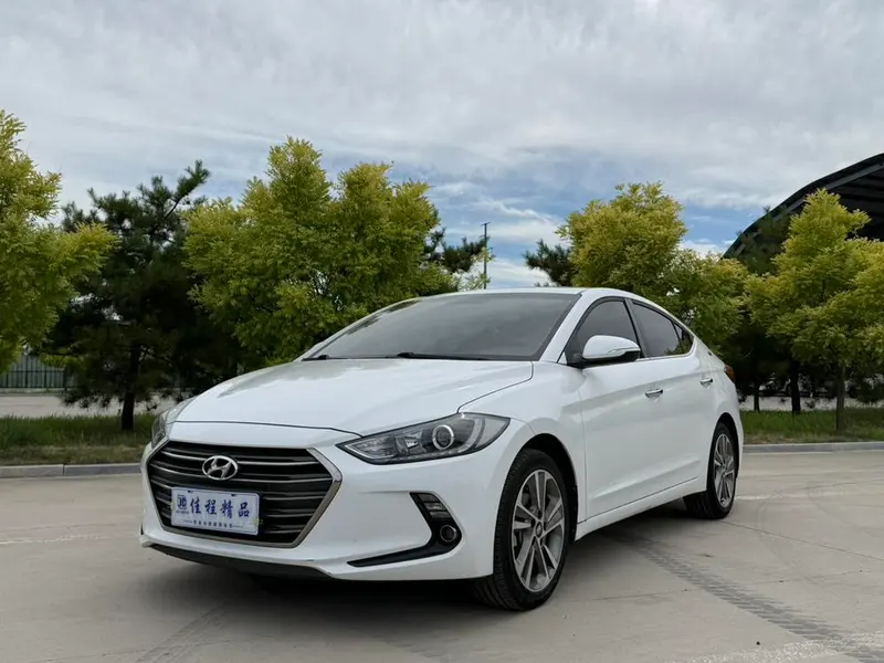 Hyundai Elantra Lingdong, 2016