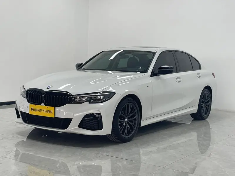 BMW 3-Series, 2022