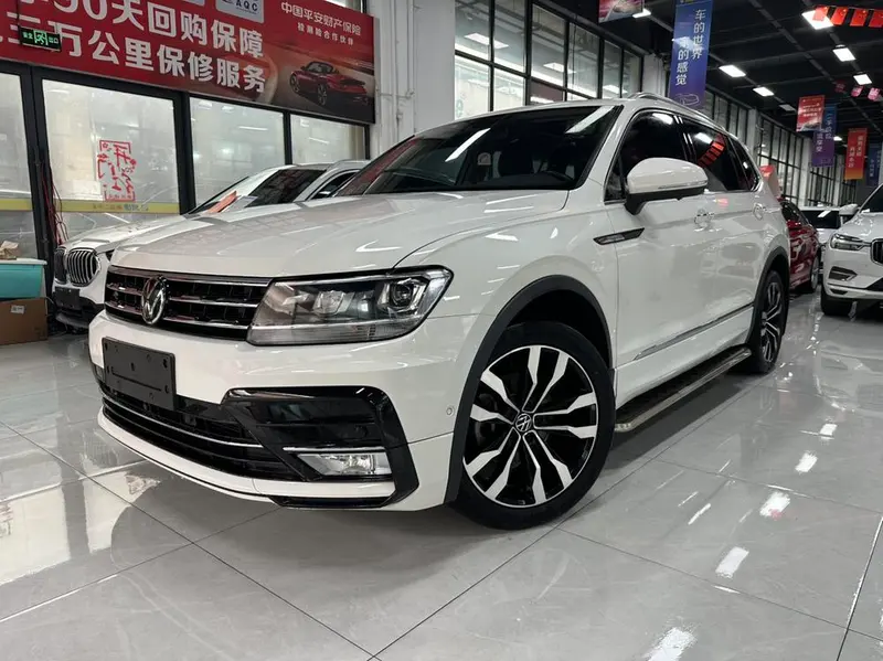 Volkswagen Tiguan L 330TSI Auto 2WD R-Line Edition, 2021 — фото 1