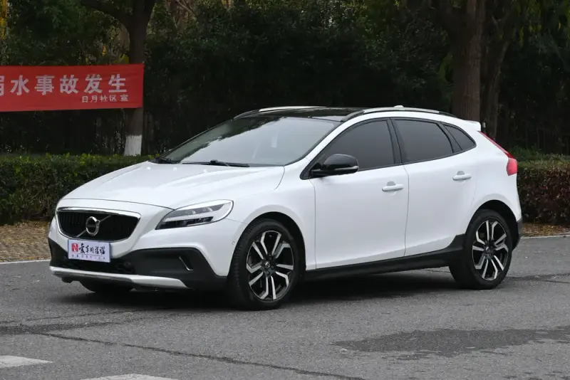Volvo V40, 2017