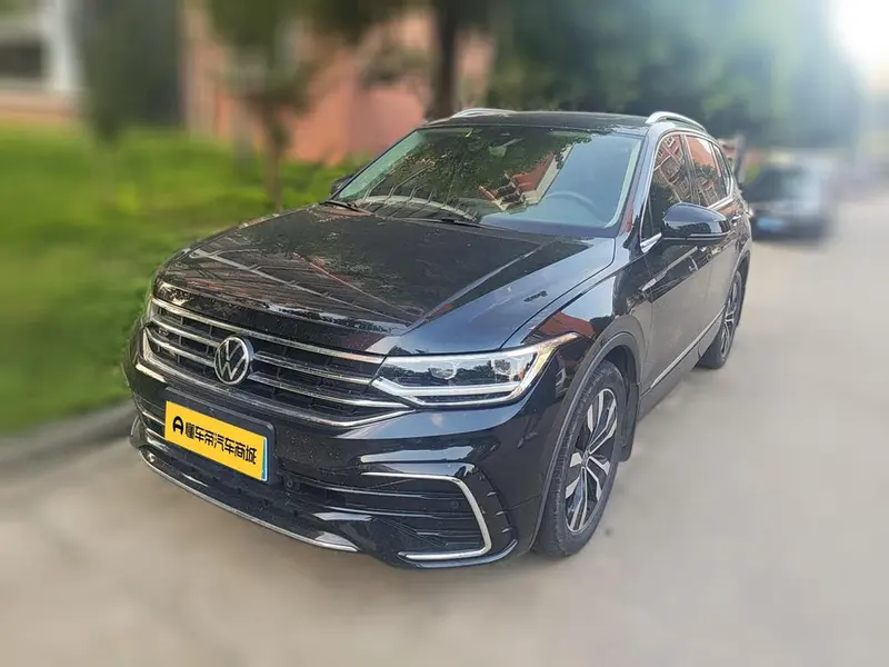 Volkswagen Tiguan L 330TSI 2WD R-Line Edition, 2023 — фото 1