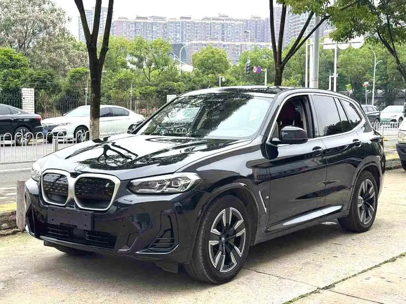 BMW iX3, 2023