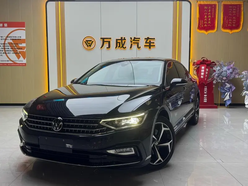 Volkswagen Magotan 200 Anniversary Edition 330TSI DSG Luxury Version, 2023 — фото 1