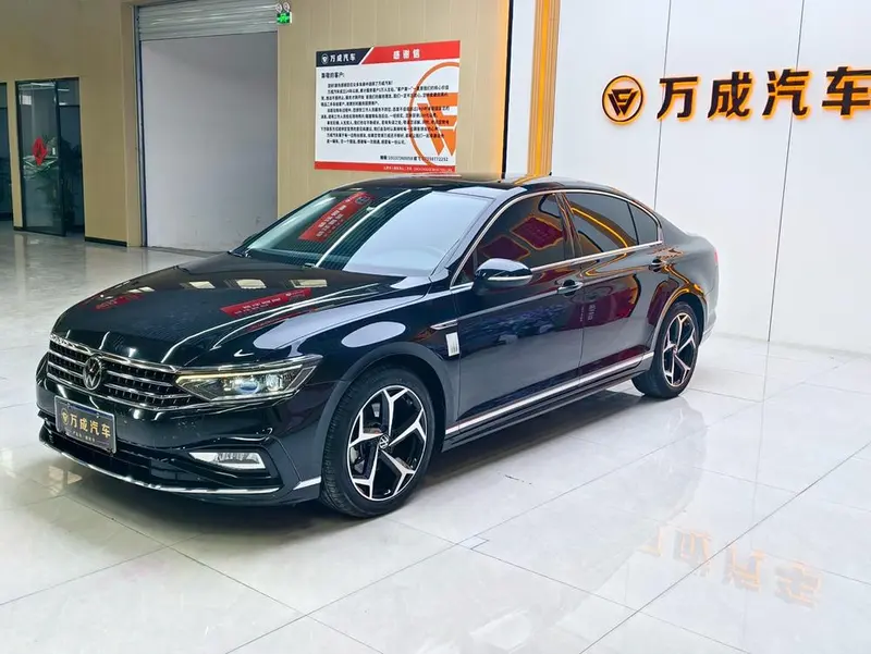 Volkswagen Magotan 200 Anniversary Edition 330TSI DSG Luxury Version, 2023 — фото 1