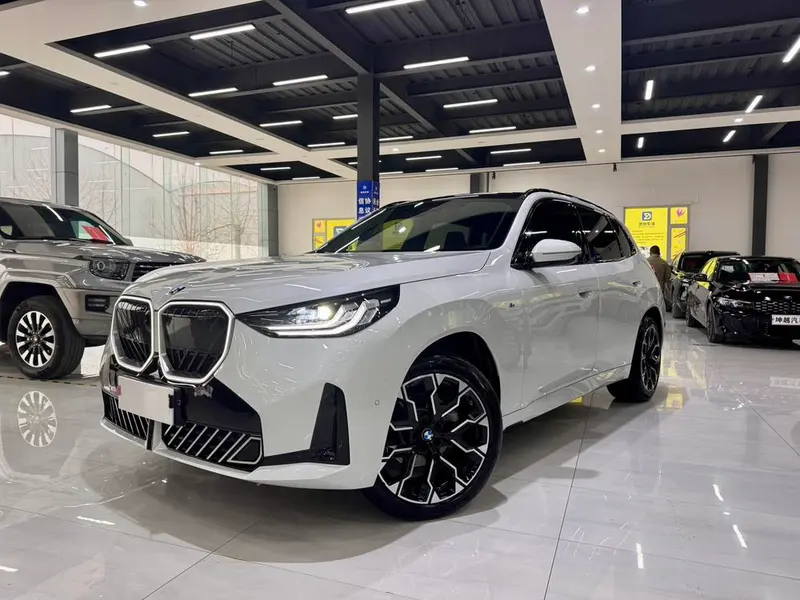 BMW X3 xDrive30L Продвинутая M спорт тёмный пакет, 2025 — фото 1