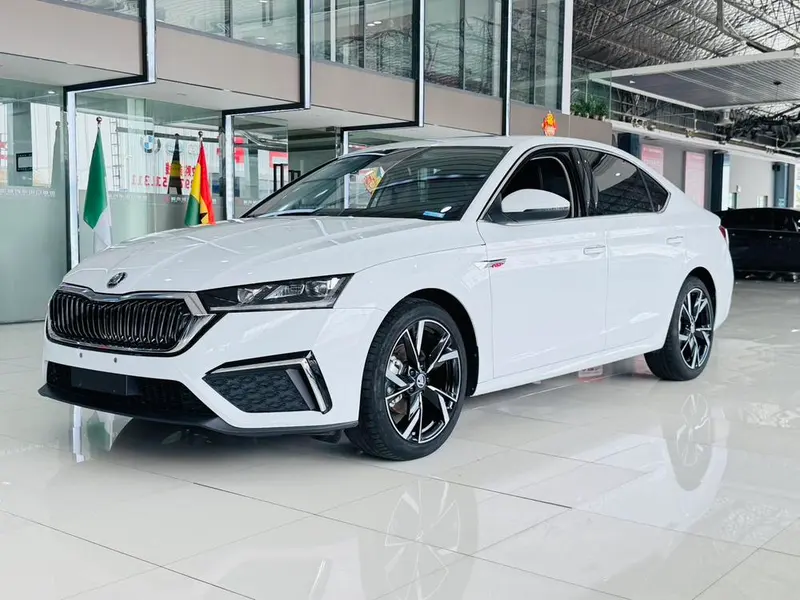 Skoda Octavia Facelift PRO TSI280 DSG Prestige Edition, 2023 — фото 1
