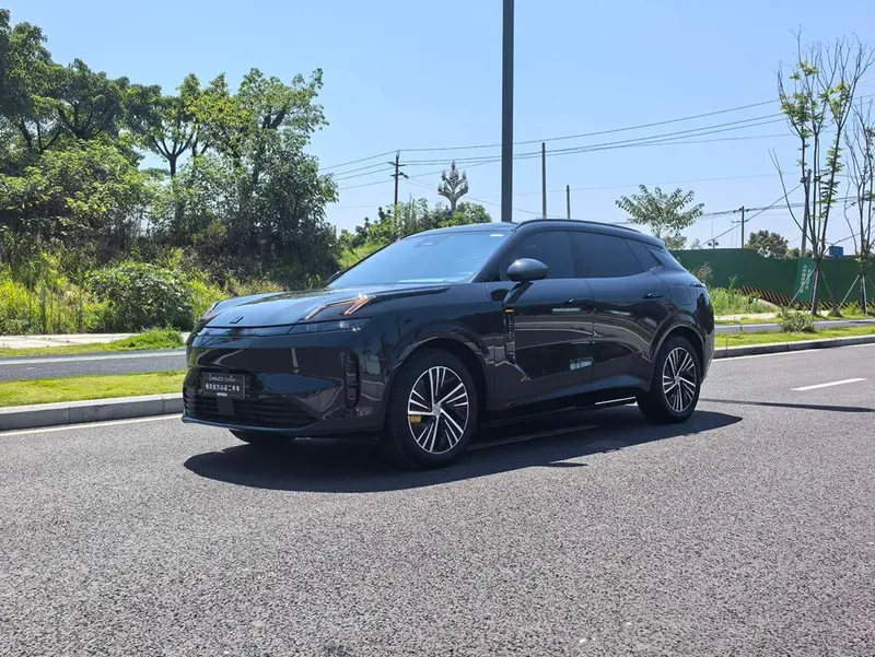 Lynk & Co 08 EM-P, 2023