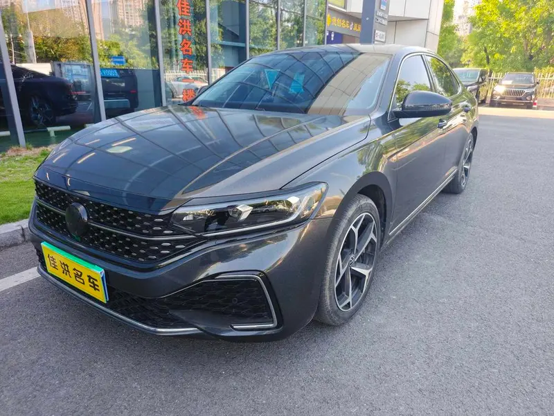 Volkswagen Passat, 2023