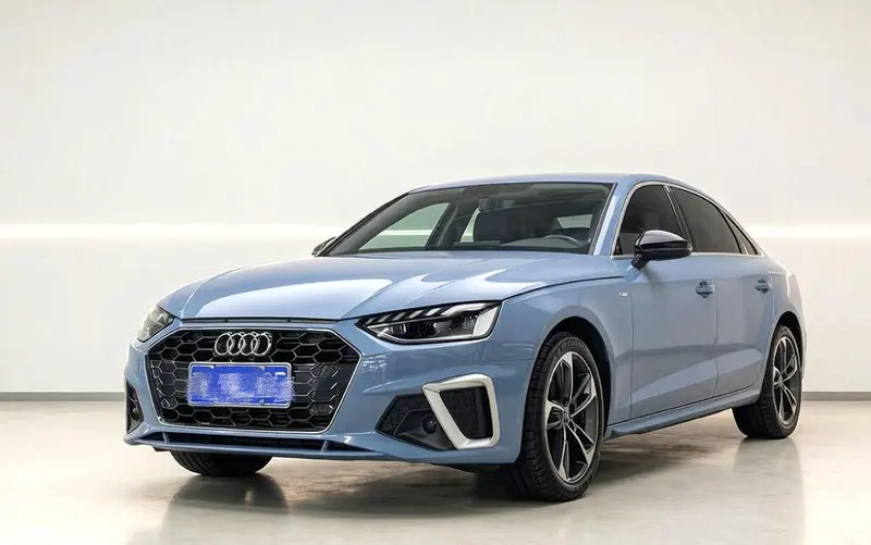 Audi A4L 40 TFSI Luxury Version, 2022 — фото 1