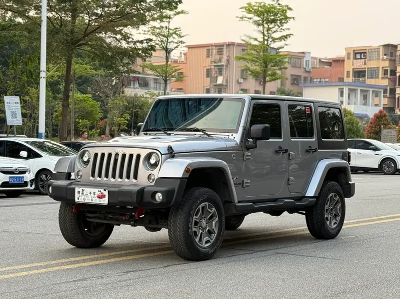 Jeep Wrangler 3.0L Sahara Edition, 2017 — фото 1