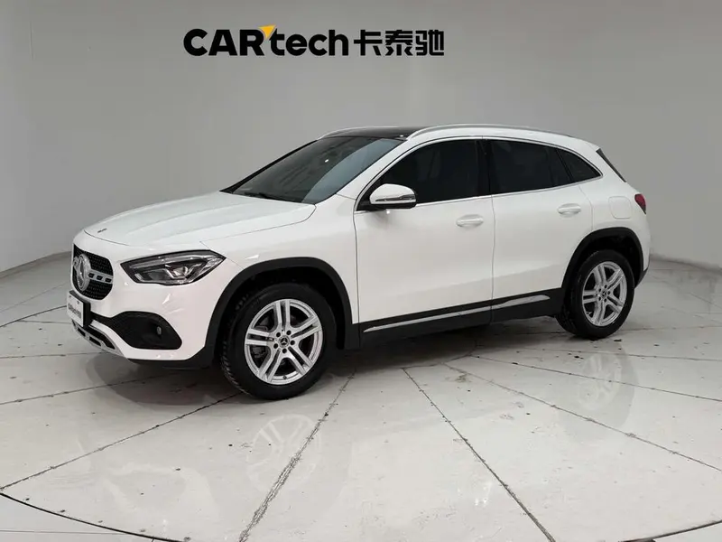 Mercedes-Benz GLA GLA 200, 2023 — фото 1