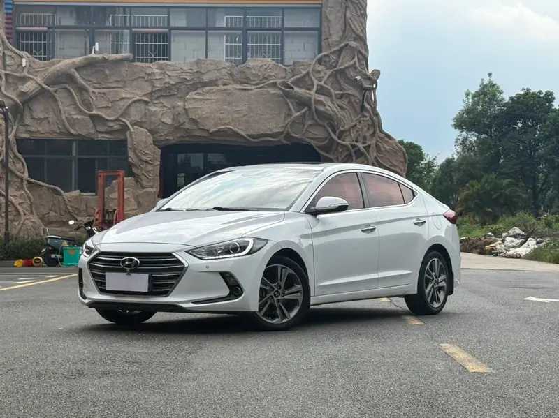 Hyundai Elantra Lingdong, 2016