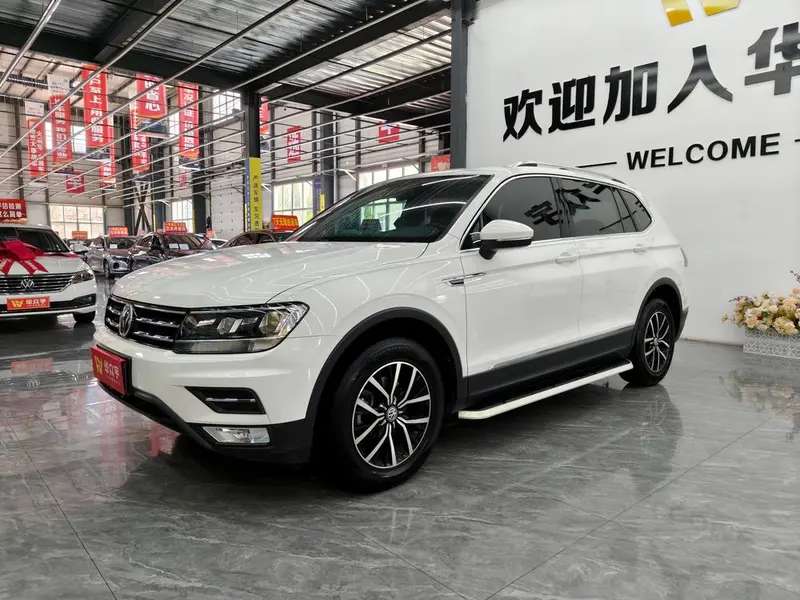 Volkswagen Tiguan L 330TSI Auto 2WD Luxury Edition, 2018 — фото 1