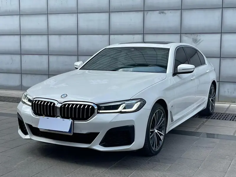 BMW 5-Series, 2022