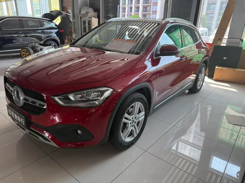 Mercedes-Benz GLA GLA 180, 2020 — фото 1
