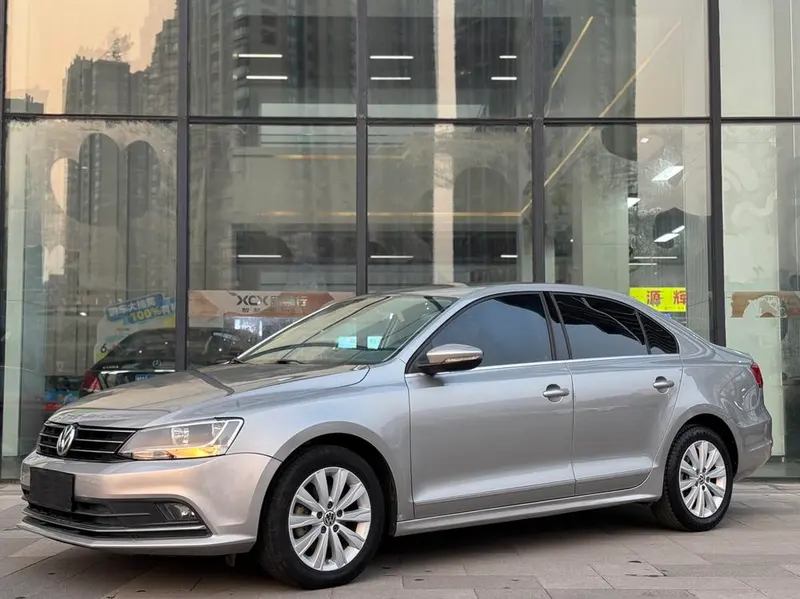 Volkswagen Sagitar, 2015
