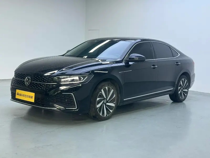 Volkswagen Passat, 2022