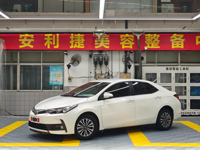 Toyota Corolla 1.2T S-CVT GL Smart Edition CN5, 2018 — фото 1