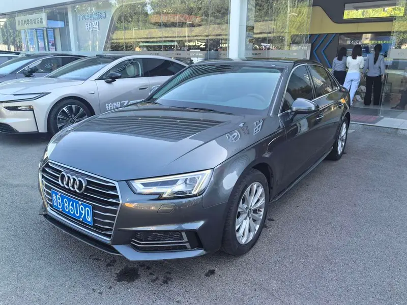 Audi A4L 40 TFSI Version CN6, 2019 — фото 1