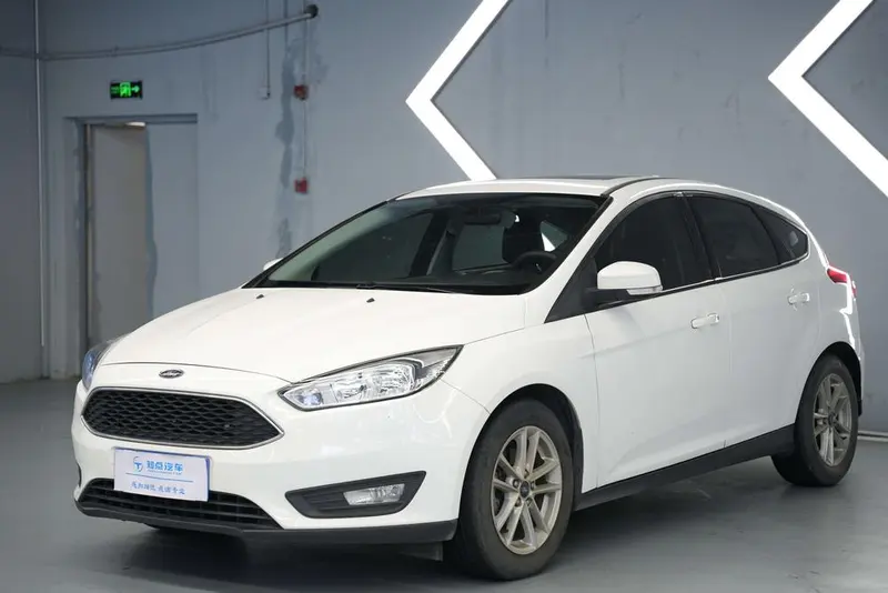 Ford Focus Classic Edition Hatchback 1.6L Auto Comfort Version Edition, 2018 — фото 1