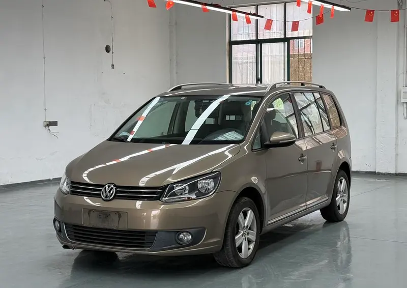 Volkswagen Touran 1.4T Auto Comfort Edition 5 Seater, 2015 — фото 1