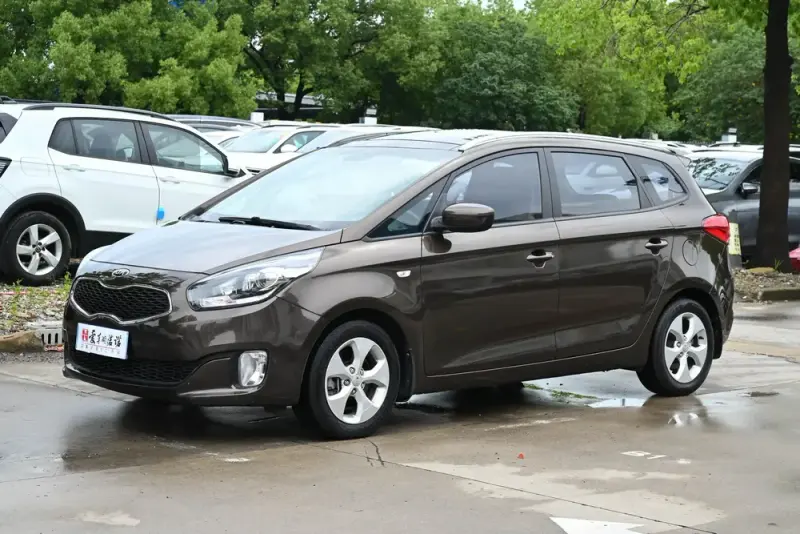 Kia Carens, 2013