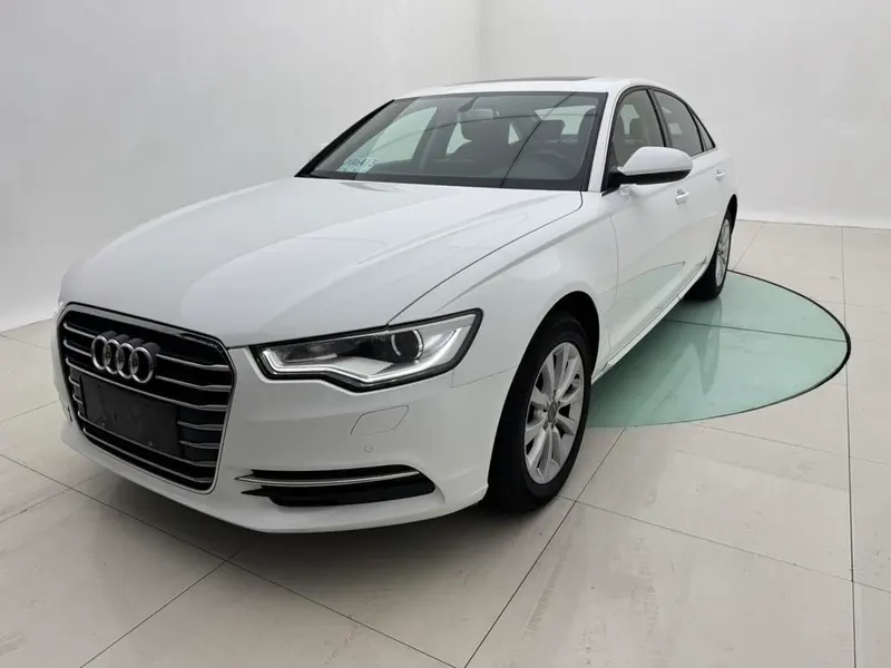 Audi A6L TFSI Version, 2015 — фото 1