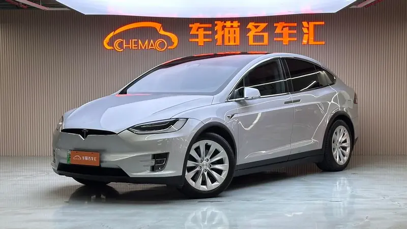 Tesla Model X, 2017