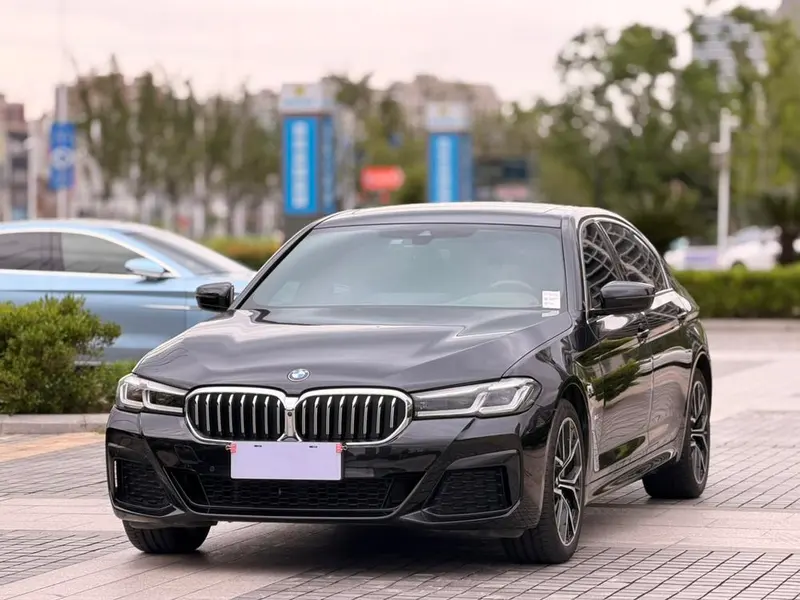 BMW 5-Series, 2023