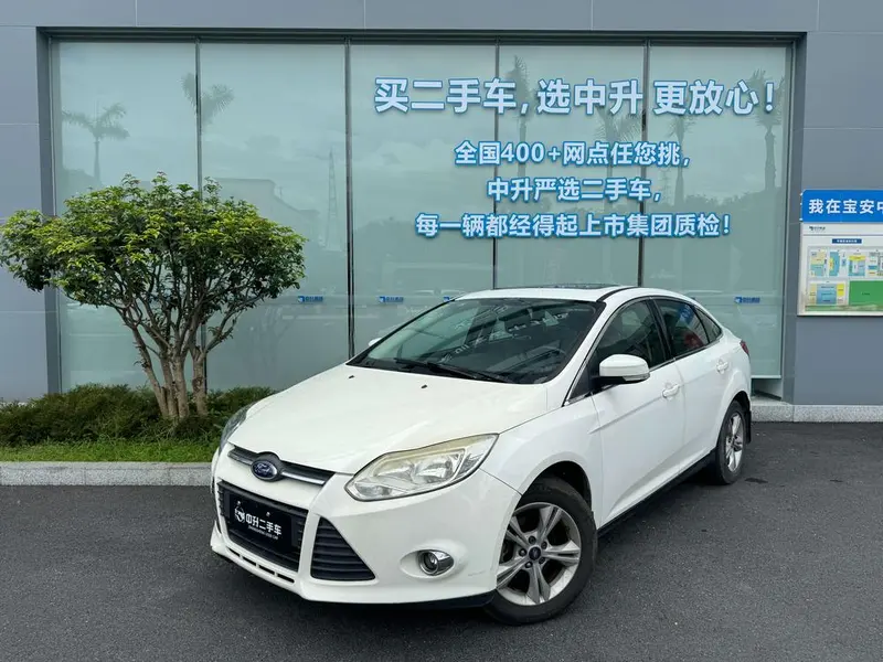 Ford Focus Sedan 1.6L Manual Style Version, 2012 — фото 1