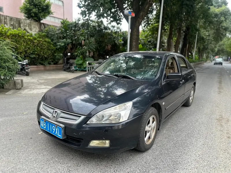 Honda Accord, 2004