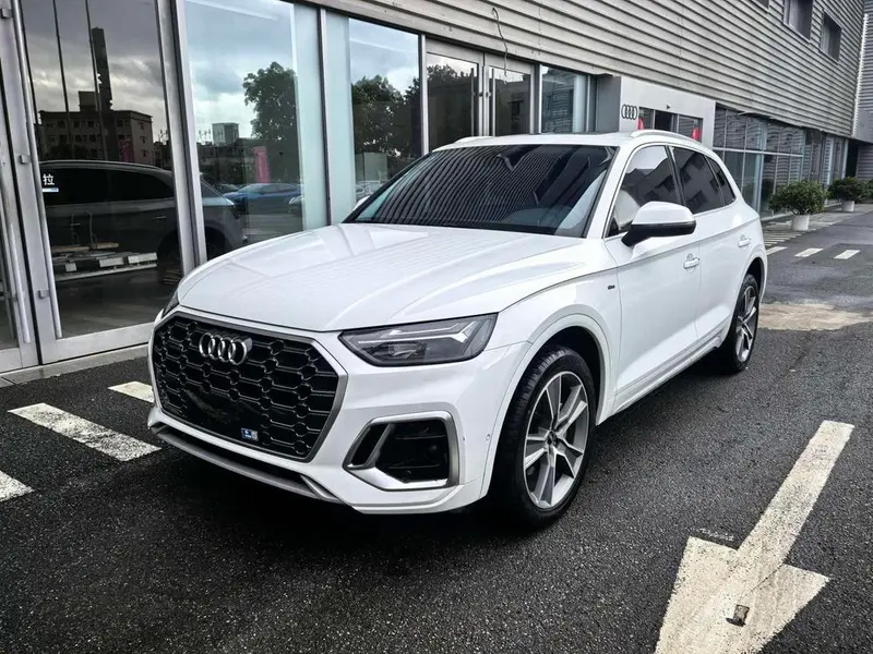 Audi Q5L, 2022